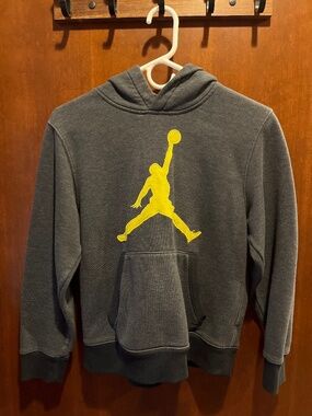 Jordan hoodie, size kids large
